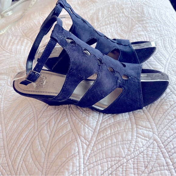 Impo Shoes Women's Wedge Sandals Navy Blue Size 10 like new never worn - Picture 10 of 10